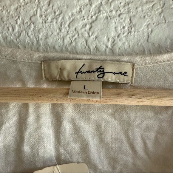 NWT Twenty One Shirt Length Cream Dress with Jade Embroidery Junior Size Large - Picture 4 of 9